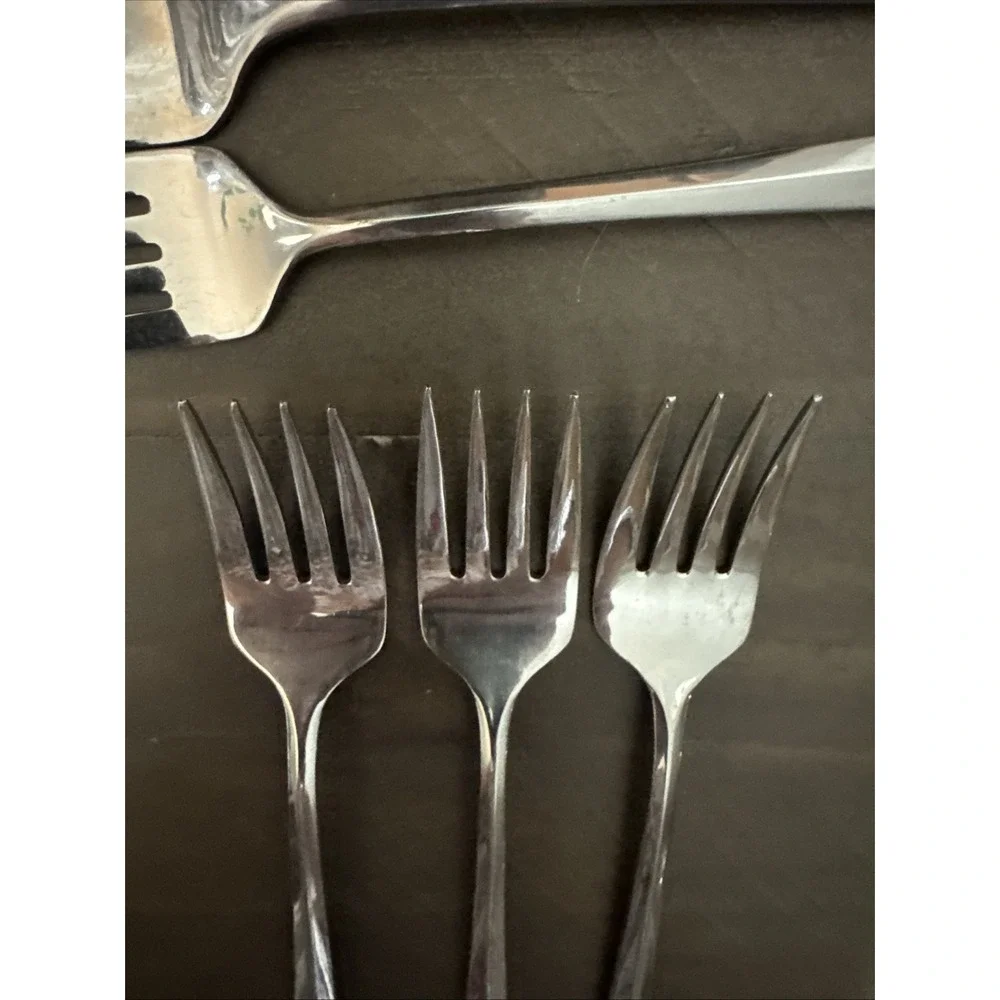 Reed and Barton Stainless Taos Korea Glossy Salad Forks Set Of 6